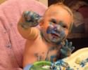messy-babies-eating-cake-3941