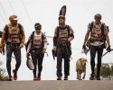 stray-dog-joins-endurance-race-2